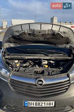 Минивэн Opel Vivaro 2014 в 