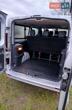 Минивэн Opel Vivaro 2015 в 