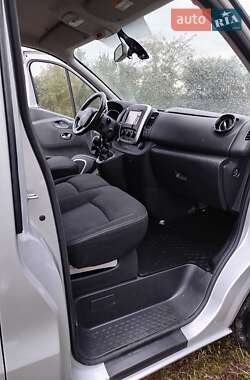 Минивэн Opel Vivaro 2015 в 