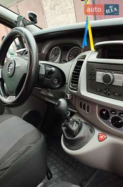Минивэн Opel Vivaro 2008 в 