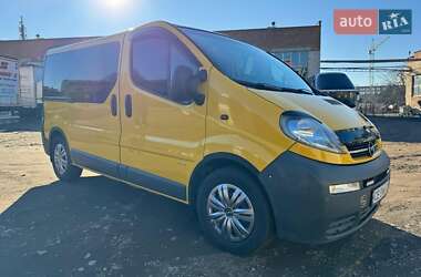 Мінівен Opel Vivaro 2004 в Чернівцях