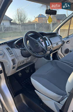 Мінівен Opel Vivaro 2012 в Чернівцях