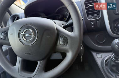 Минивэн Opel Vivaro 2015 в 