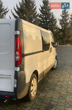 Грузопассажирский фургон Opel Vivaro 2012 в Дубно