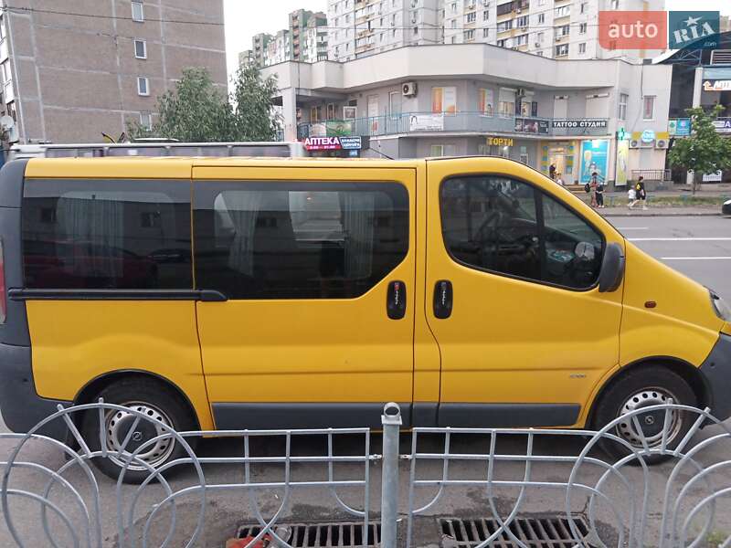 Мінівен Opel Vivaro 2004 в Києві