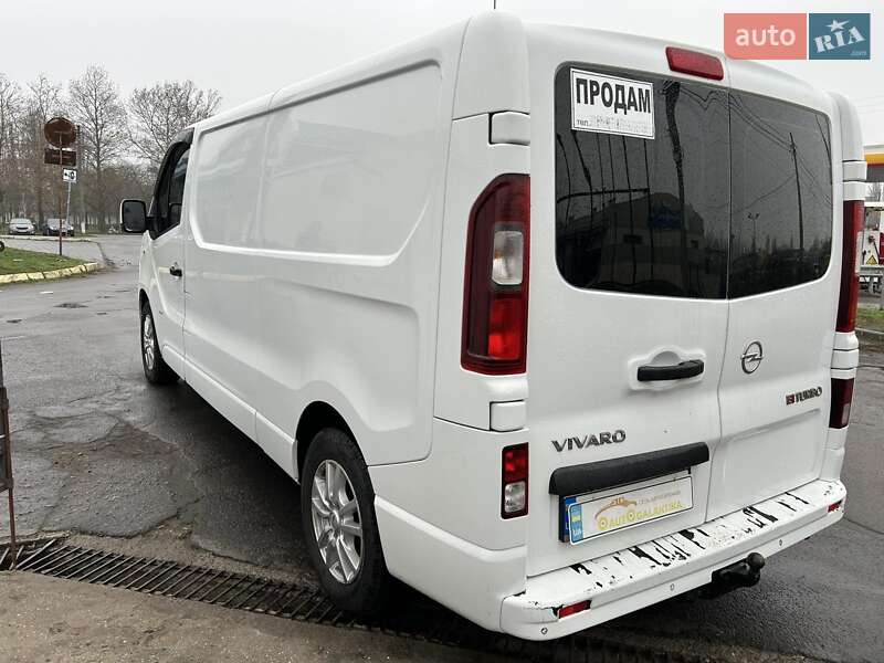 Грузовой фургон Opel Vivaro 2016 в Николаеве