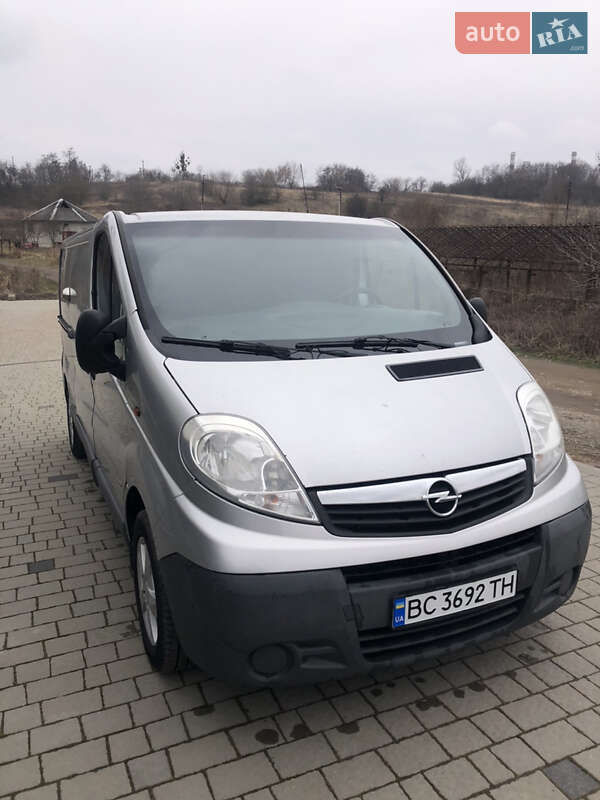 Opel Vivaro 2012