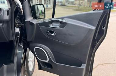 Минивэн Opel Vivaro 2016 в 