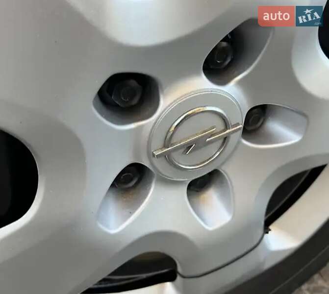 Минивэн Opel Vivaro 2011 в Умани