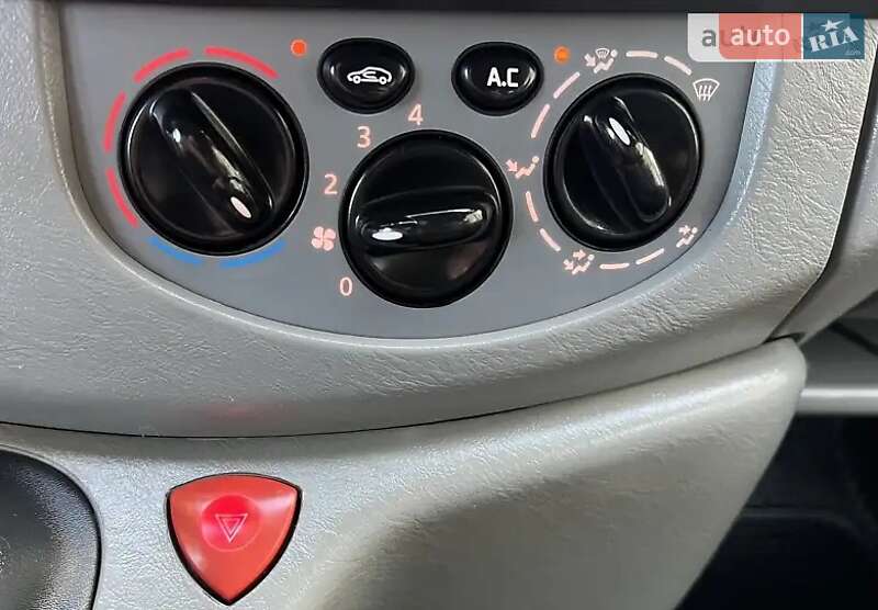 Минивэн Opel Vivaro 2011 в Умани