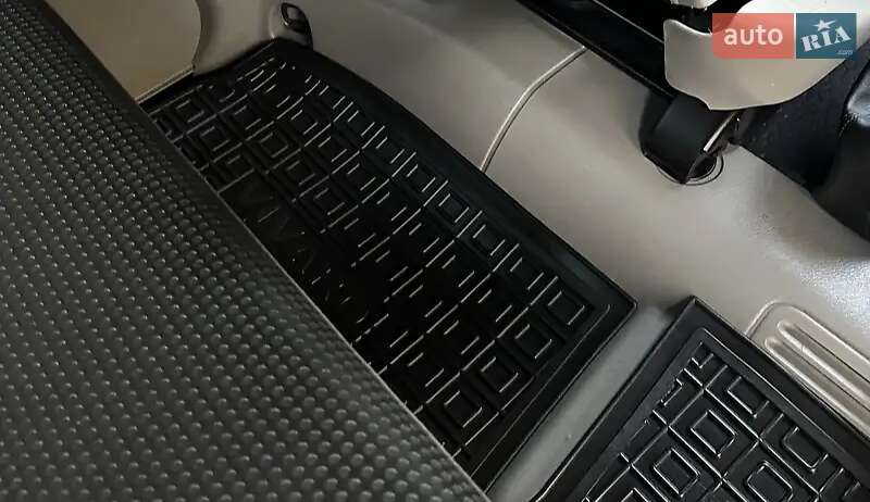 Минивэн Opel Vivaro 2011 в Умани