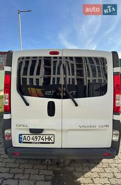 Мінівен Opel Vivaro 2013 в Ужгороді