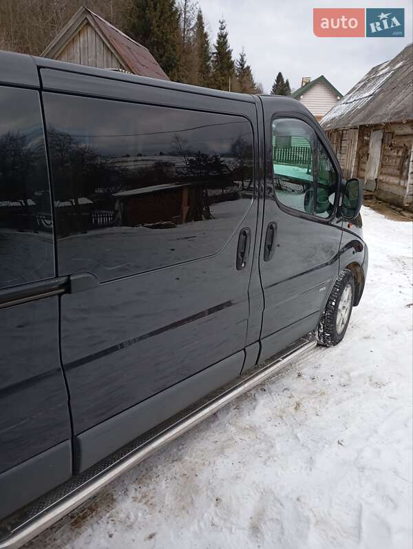 Минивэн Opel Vivaro 2003 в Сколе
