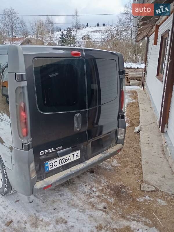 Минивэн Opel Vivaro 2003 в Сколе