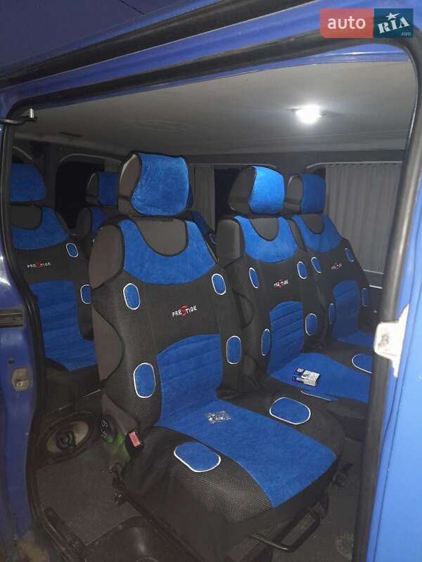 Мінівен Opel Vivaro 2003 в Кропивницькому