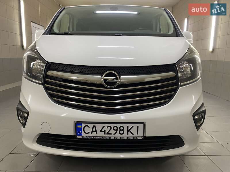 Минивэн Opel Vivaro 2016 в Умани