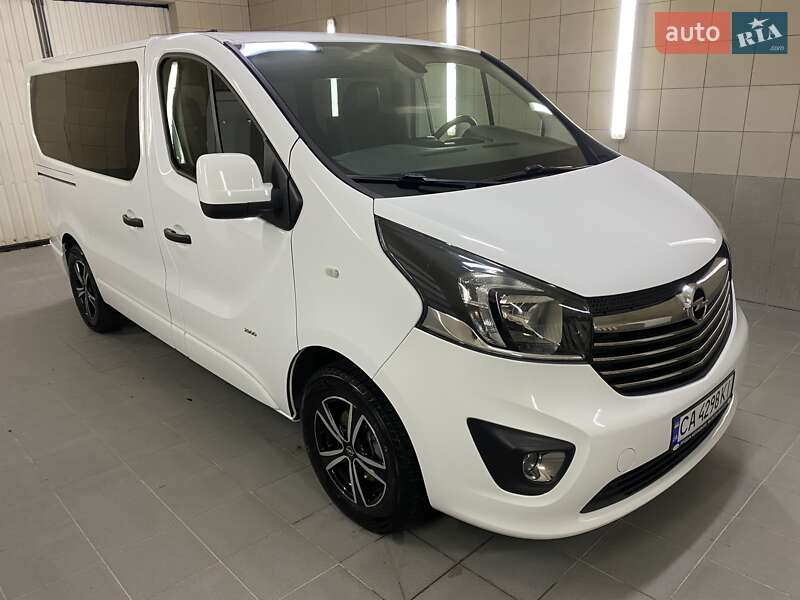 Минивэн Opel Vivaro 2016 в Умани