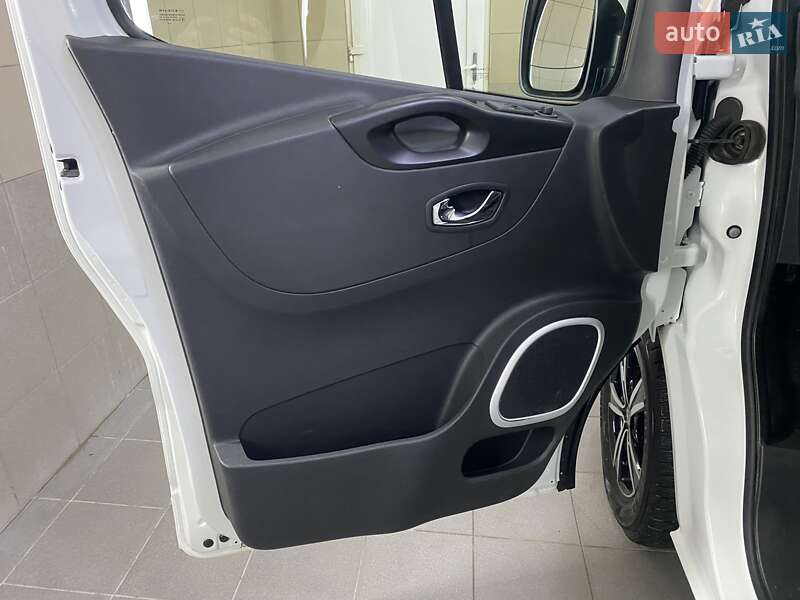 Минивэн Opel Vivaro 2016 в Умани
