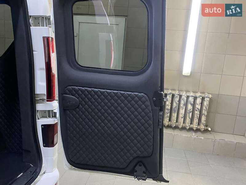 Минивэн Opel Vivaro 2016 в Умани