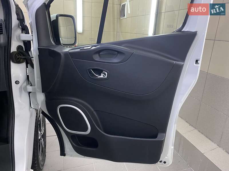 Минивэн Opel Vivaro 2016 в Умани