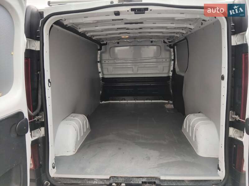 Грузовой фургон Opel Vivaro 2016 в Боярке