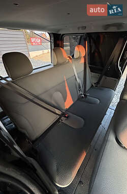 Мінівен Opel Vivaro 2012 в 