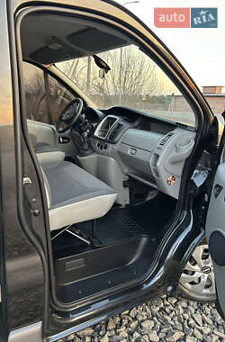 Мінівен Opel Vivaro 2012 в 