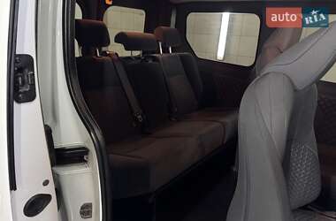 Мінівен Opel Vivaro 2015 в Умані