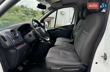 Минивэн Opel Vivaro 2015 в 