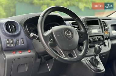 Минивэн Opel Vivaro 2015 в 
