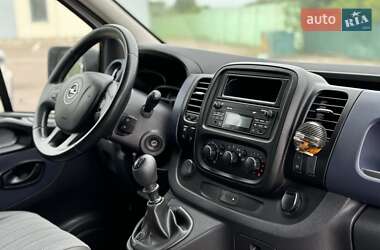 Минивэн Opel Vivaro 2015 в 