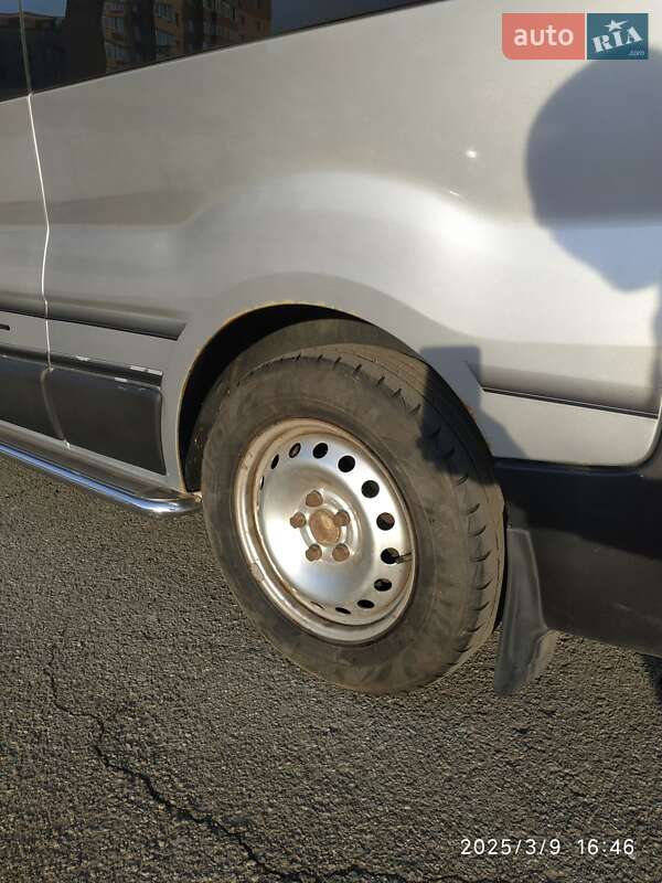 Минивэн Opel Vivaro 2006 в Виннице