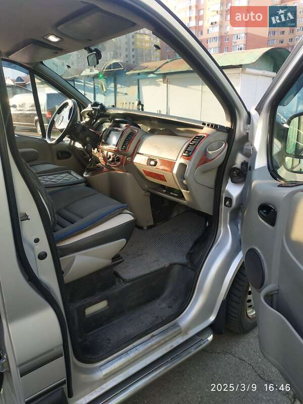 Минивэн Opel Vivaro 2006 в Виннице