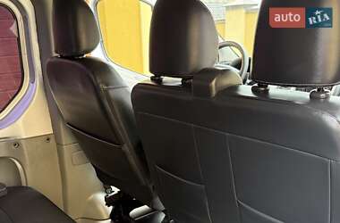 Минивэн Opel Vivaro 2014 в 