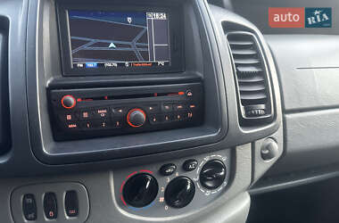 Мінівен Opel Vivaro 2012 в 