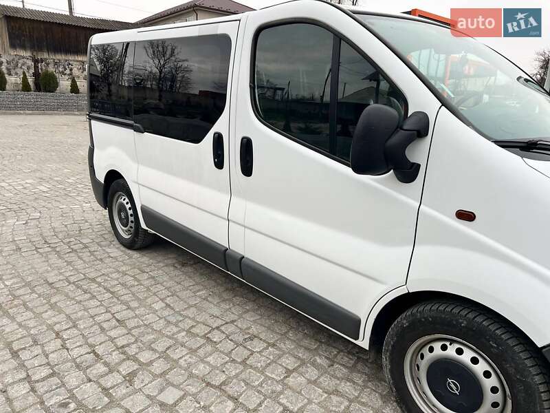 Мінівен Opel Vivaro 2005 в 