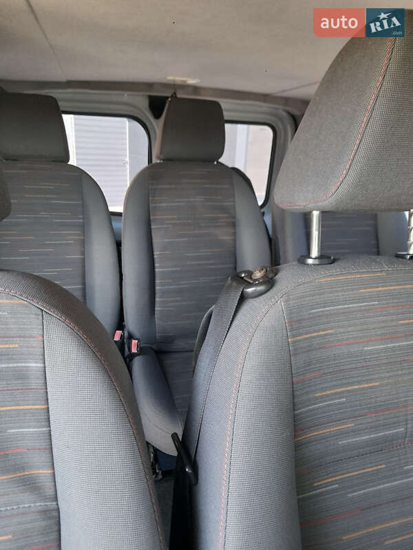 Минивэн Opel Vivaro 2014 в Звягеле