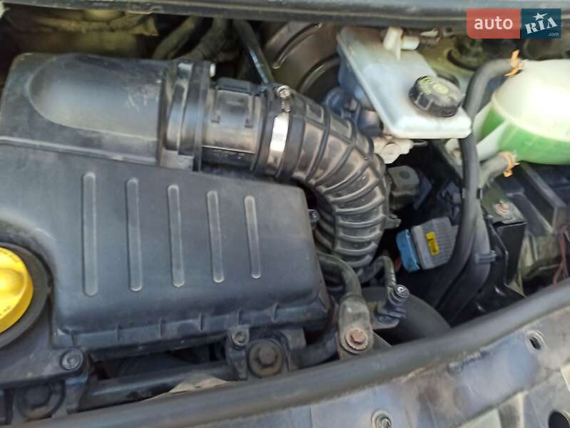 Грузовой фургон Opel Vivaro 2013 в Ирпене