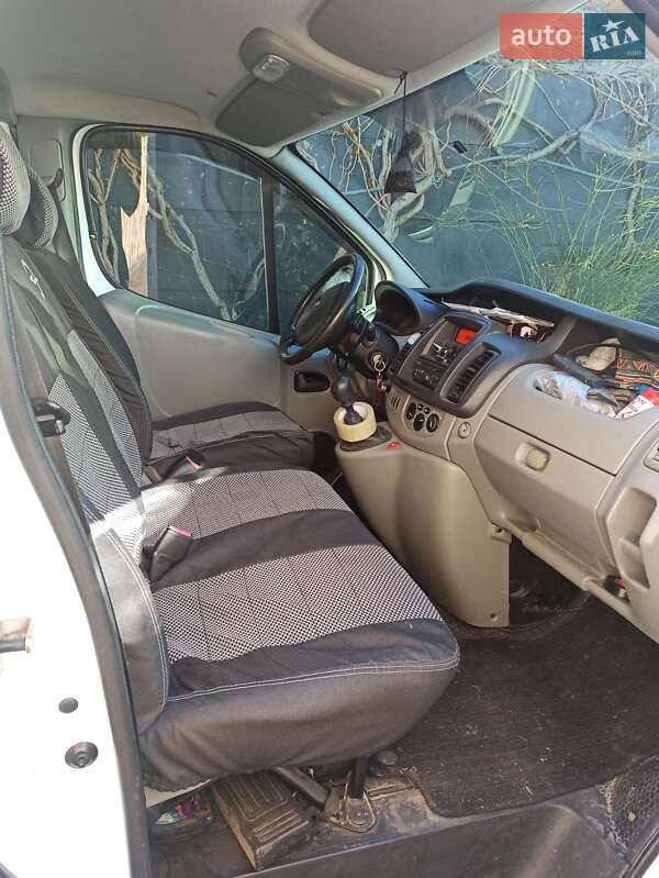 Грузовой фургон Opel Vivaro 2013 в Ирпене