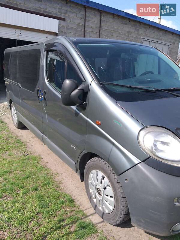 Минивэн Opel Vivaro 2004 в Кривом Роге