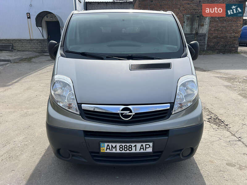 Грузовой фургон Opel Vivaro 2014 в 