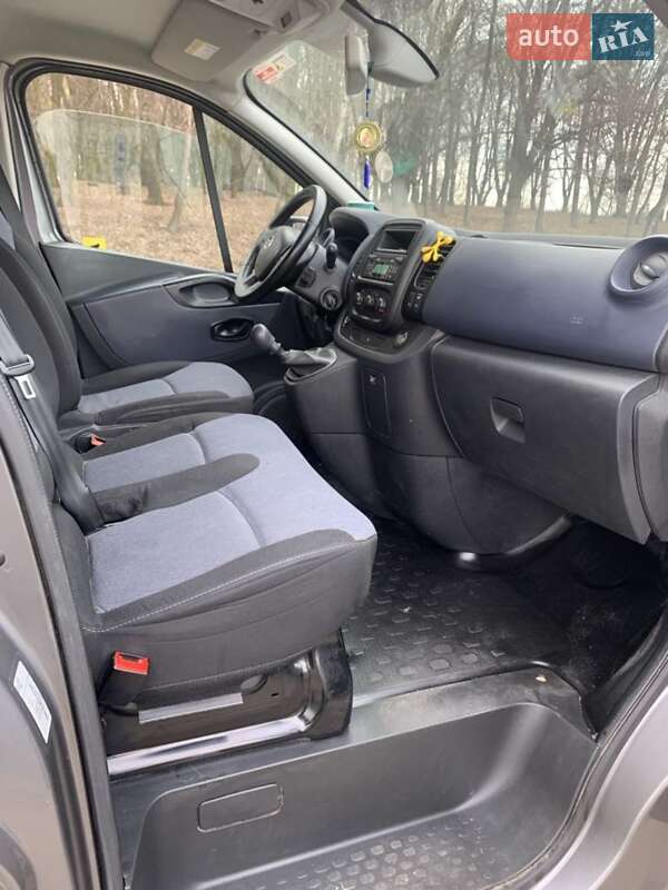 Opel Vivaro 2015