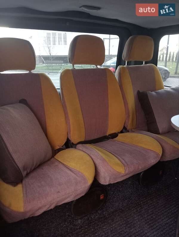 Мінівен Opel Vivaro 2004 в Сокалі