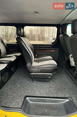 Минивэн Opel Vivaro 2004 в 