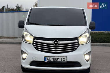 Грузовой фургон Opel Vivaro 2015 в 