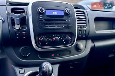 Грузовой фургон Opel Vivaro 2015 в 