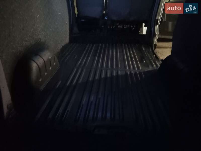 Мінівен Opel Vivaro 2003 в Буську