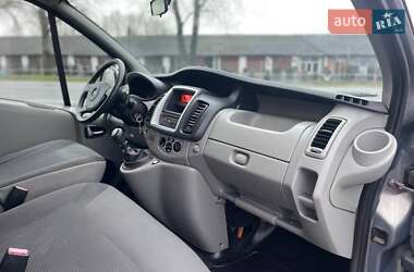 Минивэн Opel Vivaro 2013 в 