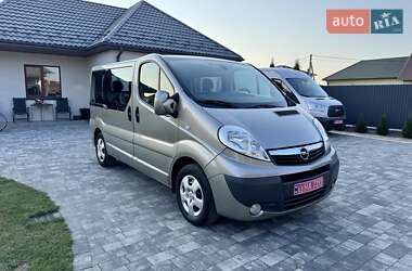 Минивэн Opel Vivaro 2013 в 
