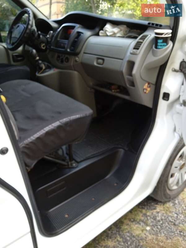 Мінівен Opel Vivaro 2012 в Дніпрі фото 10 Мінівен Opel Vivaro 2012 в Дніпрі